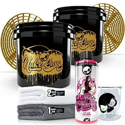 Afbeelding van Nuke Guys 2 emmer wasmethode auto onderhoudsset: Pink Cherry autoshampoo, 500 ml + 2x GritGuard wasemmer, Used Look Edition 3,5 GAL Grit Guard vuilinzet microvezel wasdoek maatbeker