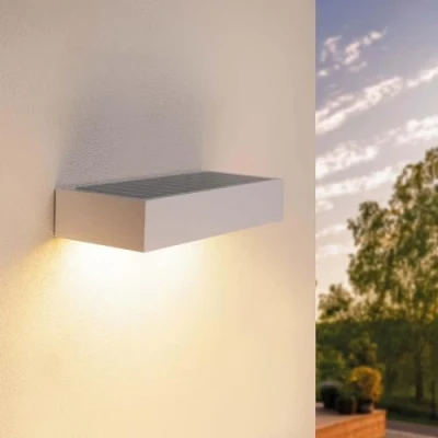 Afbeelding van Ledvion Moderne Solar LED Wandlamp, 6W, 3000K, IP65, Wit, 220 Lumen, Incl. Bewegingssensor, Zonne energie, Energiezuinig &amp; Weerbestendig