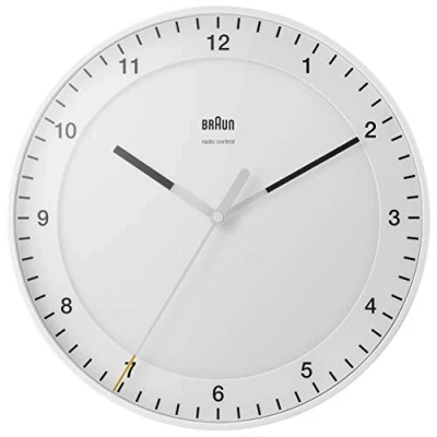 Afbeelding van Braun Klassieke radiogestuurde grote analoge wandklok voor Midden Europese tijdzone (DCF/GMT+1) met stille veegbeweging, gemakkelijk af te lezen, 30 cm diameter in wit, model BC17W DCF.