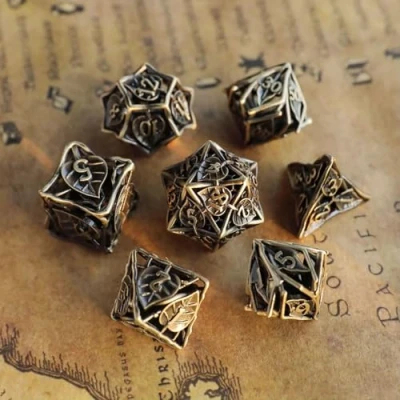 Afbeelding van Metalen DND dobbelstenen set 7 vellen holle polyeder brons dobbelsteen D20 D12 D10 D% D8 D6 D4 voor Dungeons &amp; Dragons RPG bordspellen tafelspellen MTG games