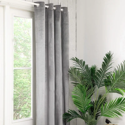 Afbeelding van Isolerende &amp; Verduisterende Velvet Gordijnen 150 of 300 cm x 250 Ophangsysteem: Ringen Licht Grijs Koopjedeal.nl Altijd de beste deal