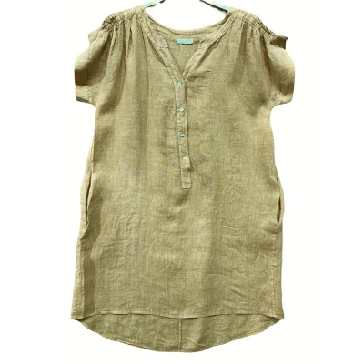 Afbeelding van Luchtige linnen jurk kleur CAMEL korte raglan mouwen zijzakken en knoppen maat 42/44