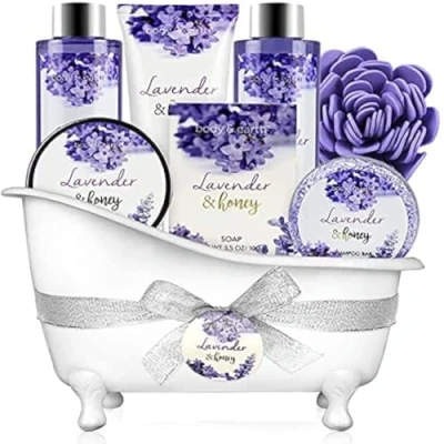 Afbeelding van BODY &amp; EARTH Bade Geschenken voor Dames 8 stuks, Lavendel Geschenkmand, Wellness Set Dames, Verzorgingsset met Deko Bad, Verjaardagsgeschenk, Geschenk Mama, Moedersdagsgeschenk
