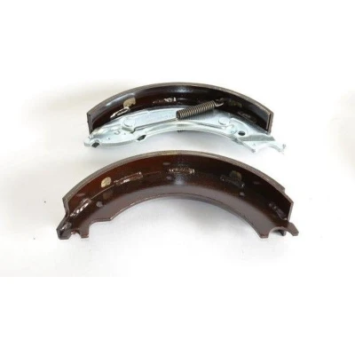 Afbeelding van Remschoenset KNOTT rem type 30 2261 300x60 Spreiz backmatic Remschoenen Aanhanger BouwmanAanhangwagens.nl