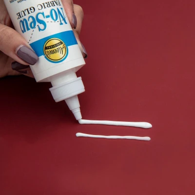 Afbeelding van Aleene&#039;s No sew fabric glue 118ml