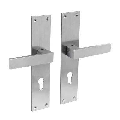 Afbeelding van Intersteel Deurkruk Amsterdam op schild profielcilindergat 72mm RVS