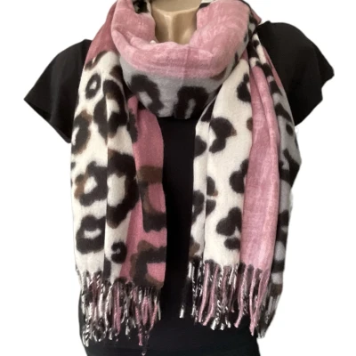 Afbeelding van Lange Warme Sjaal Panterprint Roze 180 x 70 cm (22 366#)