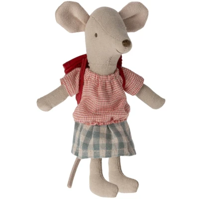 Afbeelding van Maileg knuffelmuis grote zus driewieler geruite rok 13 cm