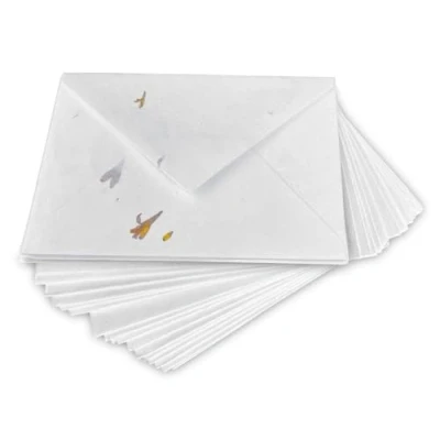 Afbeelding van Wanderings Handgemaakte Witte Enveloppen Met Echte Bloemblaadjes 11X16Cm Pak Van 25 Voor Aankondigingen, Huwelijksuitnodigingen, Wenskaarten, Ambachten Dik 150 Gsm