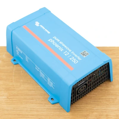 Afbeelding van Victron Energy Phoenix 12/250 VE.Direct IEC Omvormer 250 VA 12 V/DC 230 V/AC