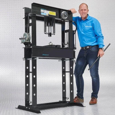 Afbeelding van Datona Werkplaatspers 45 Ton Hydropneumatisch (98 x 75 173 cm) Zwart