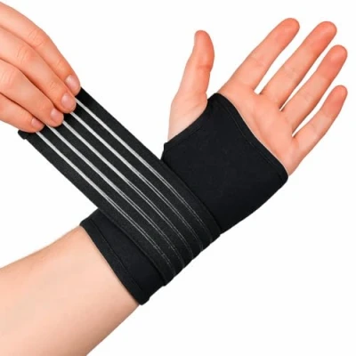 Afbeelding van Elastische Polsbrace met Band van Actesso Ideaal voor Kneuzingen, Blessures of Sport, Zonder Metalen Strip links rechts (Medium, zwart)
