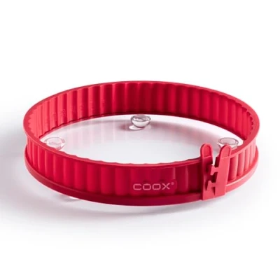 Afbeelding van coox Quichevorm met glazen bodem diameter 26 cm en poten in rood, perfect bakken direct op de serveren snijden