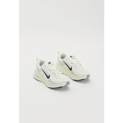 Afbeelding van Nike Performance Vomero 18 Hardloopschoenen voor op de weg, Heren, Maat: 45, Summit white/black/coconut milk Textiel/ synthetisch