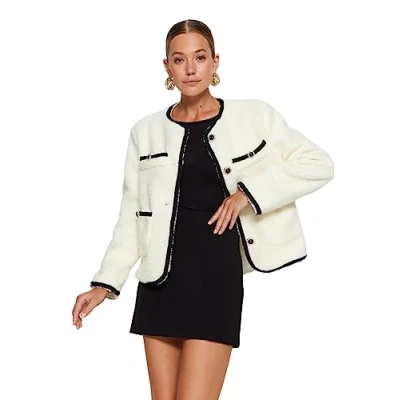 Afbeelding van Trendyol Zwarte Regular Fit Pocket Gedetailleerde Pluche Jas Twoaw24Mo00010