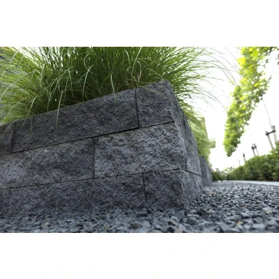 Afbeelding van MBI De Steenmeesters GIGAsplitblok Basalto 60x12x15cm Uniek &amp; speels effect