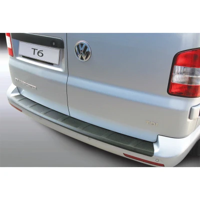 Afbeelding van RGM ABS Achterbumper beschermlijst passend voor Volkswagen Transporter T6 Caravelle/Multivan 9/2015 met achterdeuren &#039;Ribbed&#039; Zwart