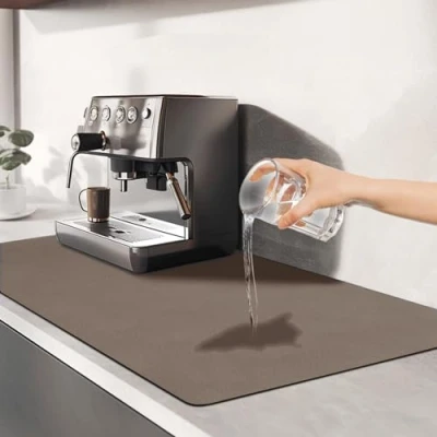 Afbeelding van TENQUAN afdruipmat, 60 x 30 cm, keuken, antislip bodem, sneldrogend, servies, absorberend, koffiezetapparaat, mat, verbergen, vlekmat voor tellen, werktop, bar, zinkbruin
