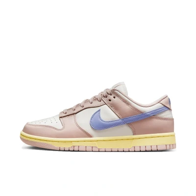 Afbeelding van Nike Dunk Low WMNS &quot;Pink Oxford&quot; Sneakers Dames Maat 40 Wit/Roze/Paars/Geel