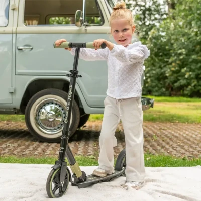 Afbeelding van Bandits &amp; Angels kinderstep Black Racer 205 retro groen 5 jaar jongens en meisjes