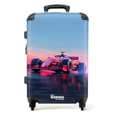 Afbeelding van NoBoringSuitcases.com® Koffer groot Rolkoffer lichtgewicht Felgekleurde raceauto bij zonsondergang Reiskoffer met 4 wielen Grote trolley XL 20 kg bagage