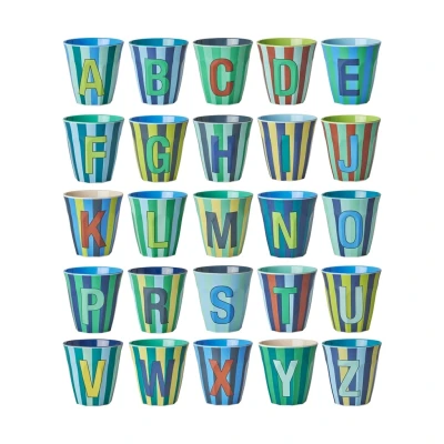 Afbeelding van Rice Melamine beker medium gestreept met letters, model voor jongens blauw/groen/mint tinten, grootte 9 x cm (J jongen)