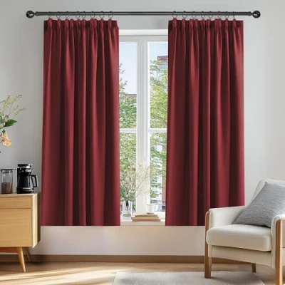 Afbeelding van Deconovo Verduisteringsgordijnen Plooiband, Ondoorzichtige Kerst Gordijnen Luxe met Black Stof voor Woonkamer, 117x138 cm (B x H), Donkerrood, 2 stuks