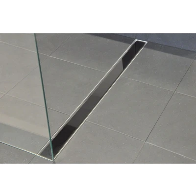 Afbeelding van Wiesbaden glasrooster voor douchegoot 50 x 7 cm glanzend zwart