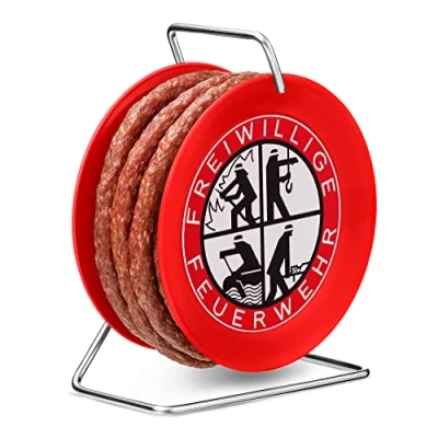 Afbeelding van WURSTBARON® kabelhaspel met worst in brandweer design, 3,5m heerlijke krakowska worst, van hoge kwaliteit en heeft een rooksmaak, leuk cadeau voor brandweermannen, 240g