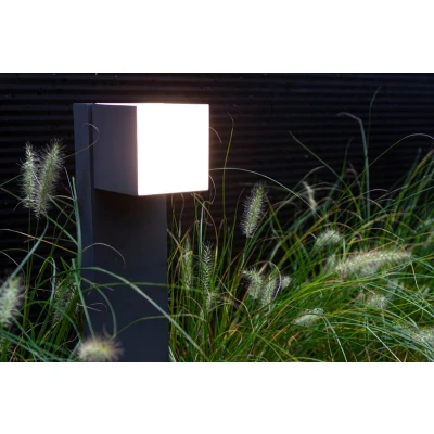 Afbeelding van LUTEC Cuba Tuinpaal met stopcontact zijaarding LED 3000K Donkergrijs