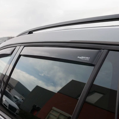 Afbeelding van ClimAir Zijwindschermen Master Dark (achter) passend voor Skoda Kodiaq 2017 (chromen of zwarte raamlijsten)