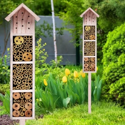 Afbeelding van Houten insectenhotel met grondpen, 78 cm, beige, tuindecoratie, insectenhuis om neer te zetten, bijenhotel, hommelhuis, nesthulp voor bijen, hommels, gaasvliegen, vlinder