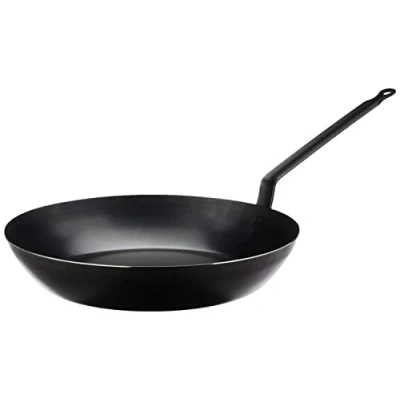 Afbeelding van Pentole Agnelli IJzer zwart staal lichtgewicht koekenpan met ijzeren handvat, diameter 32 cm.