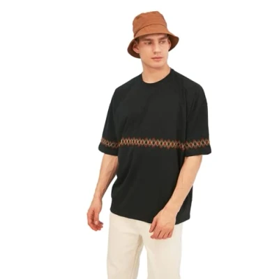Afbeelding van Trendyol Bruin Oversized/Wijd Gesneden Geborduurd T Shirt Van 100% Katoen Tmnss21Ts1889