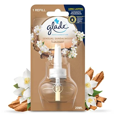 Afbeelding van Glade Plug in luchtverfrisser navulling, elektrische geurende olie kamer luchtverfrisser, sandelhout en jasmijn, 6 vullingen (6 x 20 ml)