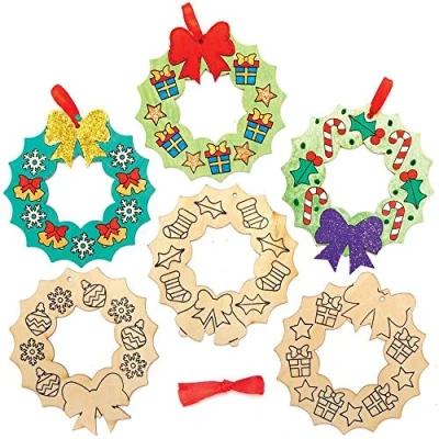 Afbeelding van Baker Ross AX506 Kerstmis Houten Krans Decoraties Pakket Van 10, Kinderkransring Om Te Ontwerpen En Versieren, Ideale Kerstversiering, Ideaal Voor School Knutsel Groepactiviteiten