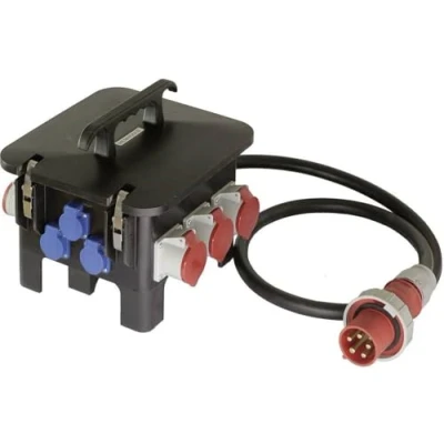 Afbeelding van as Schwabe Baustellenstromverteiler M6 400 V / 63 A CEE Stecker 5 polig auf 3 x Schuko Steckdose, 6 polige Steckdosen 16, 32 IP44 Made in Germany Schwarz I 60561