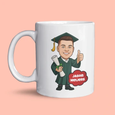 Afbeelding van NietMokken.nl Geslaagd mok Cartoon met naam &amp; gezicht Gepersonaliseerde Cadeau voor geslaagde 325 ml keramiek op maat Aan beide zijden bedrukt Vaatwasser en magnetronbestendig