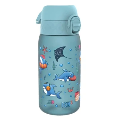 Afbeelding van Ion8 Kinder Waterfles, 350 ml/12 oz, Lekvrij, Makkelijk te Openen, Veilige Vergrendeling, Vaatwasmachinebestendig, BPA Vrij, Draaghandvat, Schoon Maken, Geurvrij, Ontwerp Haaien