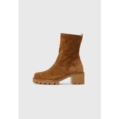 Afbeelding van Paul Green Enkellaarsjes met plateauzool Soft suede toffee, Dames, Maat: 37.5, toffee Veloursleer