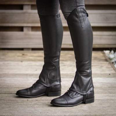 Afbeelding van Harry&#039;s Horse Minichap Bellisa wijd XS Zwart