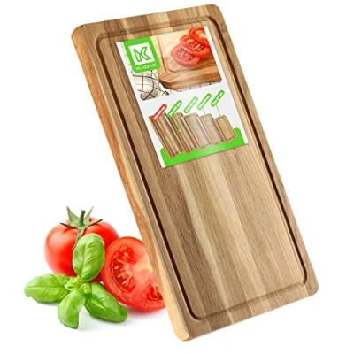 Afbeelding van KADAX Rechthoekige snijplank van eiken, keukenplank in 5 verschillende maten, houten plank met sapgoot, serveerplank voor kaas, ontbijtplank (30 x 45 cm)