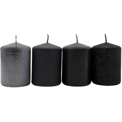 Afbeelding van Dekohelden24 Adventskaarsen, stompkaarsen, adventskranskaarsen, tafelkaarsen, blokkaarsen, tafelkaars in zwart zwarte glitter, levering 4 stuks, L/B/H 5 x 7 cm.