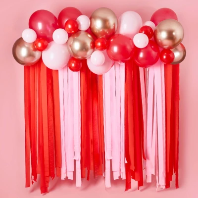 Afbeelding van Backdrop streamers en ballonnen Valentijnsdag Hootyballoo