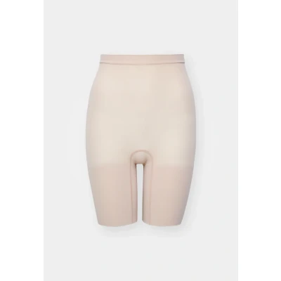 Afbeelding van SPANX Everyday Seamless Shaping medium corrigerende short lichtbeige