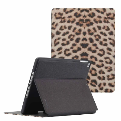Afbeelding van Selencia Tablet Hoes Geschikt voor iPad 6e generatie (2018) 9.7 inch / 5e (2017) Vivid Tablethoes Wild Leo