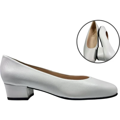Afbeelding van Stravers Witte Pumps met Lage Hak Maat 44 Grote Maten Trouwschoenen
