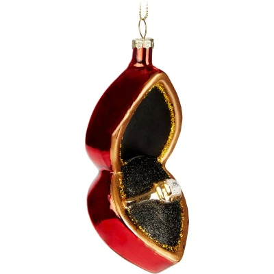 Afbeelding van BRUBAKER Aanzoeksring, met de hand beschilderde kerstbal van glas, 13 cm, boombal, huwelijksaanzoek, ring in rode doos, hanger voor verloofden en echtparen, mondgeblazen kerstboomversiering