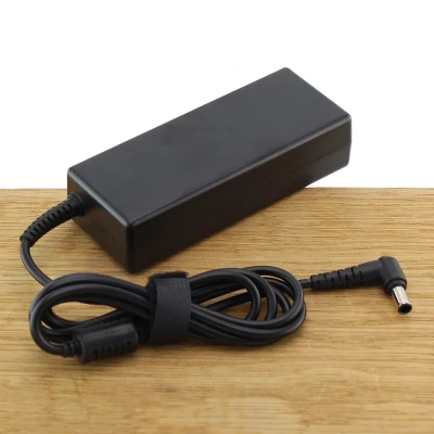 Afbeelding van Blu Basic Laptop Adapter 92W