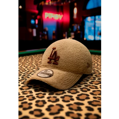 Afbeelding van New Era Los Angeles Dodgers Borg 9fortyâ® Cap 60691229 Kleur Bruin Maat 1SIZE